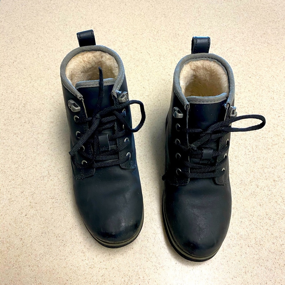 UGG
Ugg Kids Maple Boots